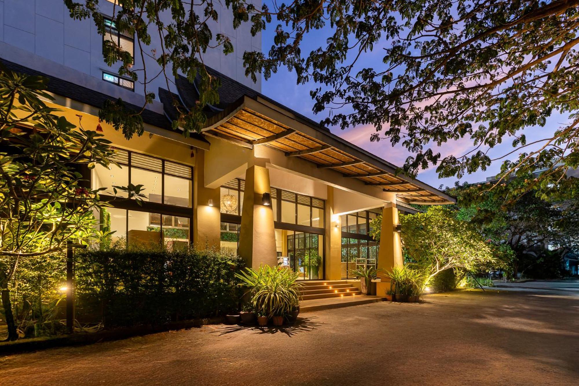 Recenta Phuket Suanluang Hotel Exterior photo